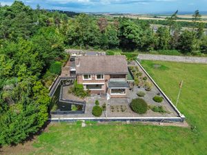 Photo 25- click for photo gallery